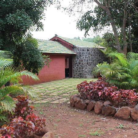 Cherilyn Monta Resort - Ratnagiri Vatul Exterior photo