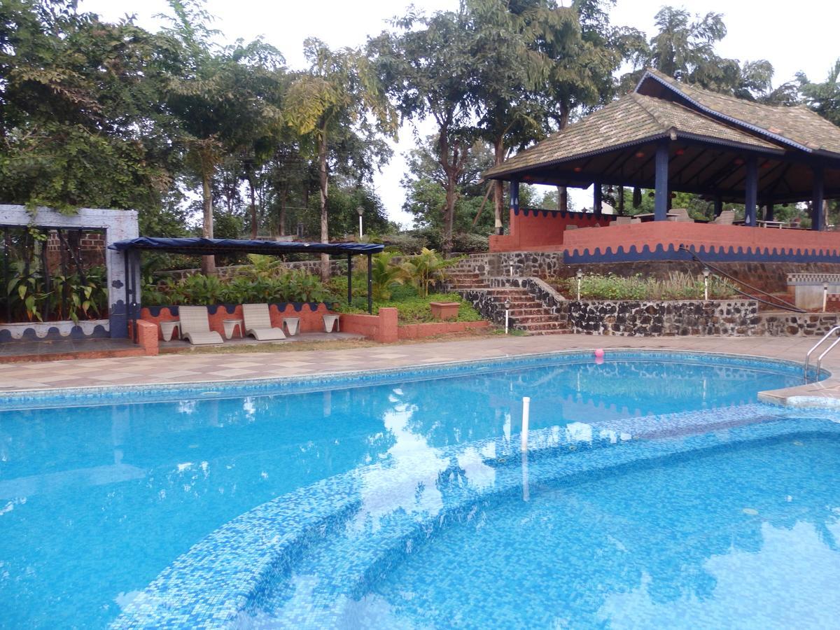 Cherilyn Monta Resort - Ratnagiri Vatul Exterior photo